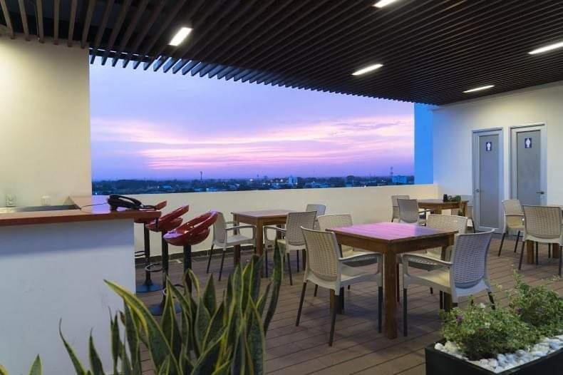 Hotel Cinco มอนเตริอา ภายนอก รูปภาพ