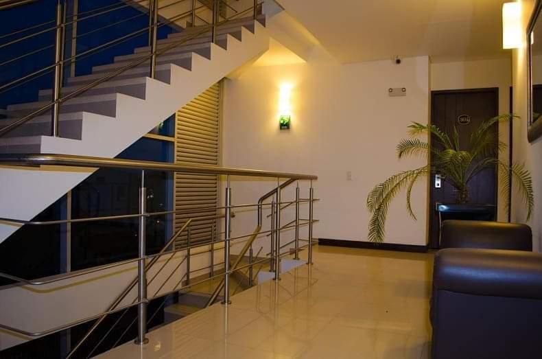 Hotel Cinco มอนเตริอา ภายนอก รูปภาพ