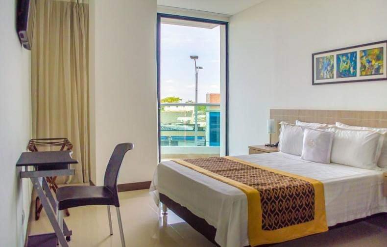 Hotel Cinco มอนเตริอา ภายนอก รูปภาพ