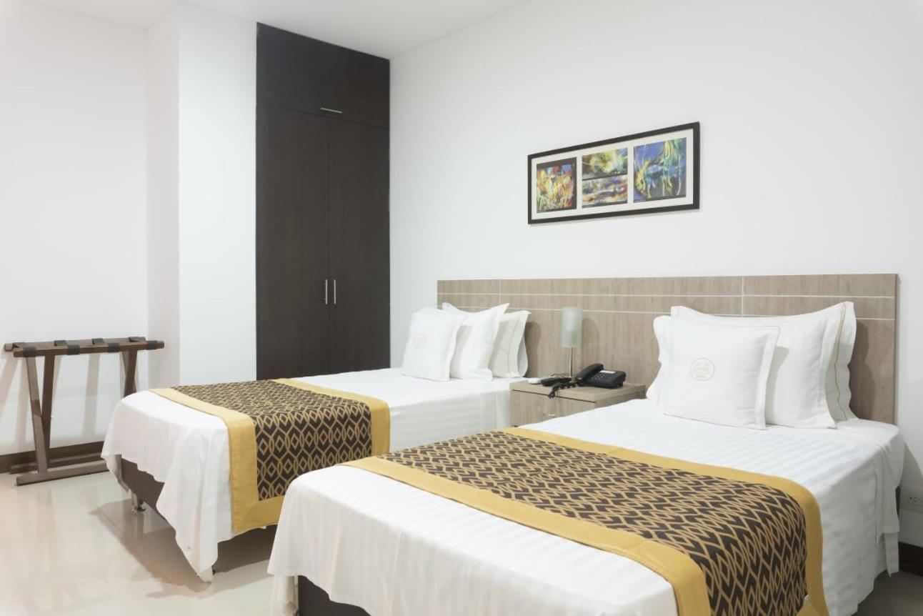 Hotel Cinco มอนเตริอา ภายนอก รูปภาพ