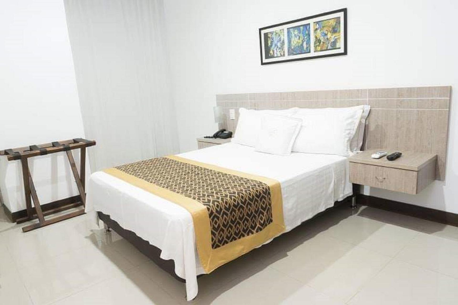 Hotel Cinco มอนเตริอา ภายนอก รูปภาพ